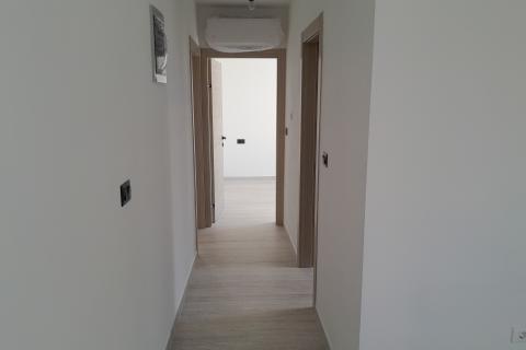 Istra,Banjole,stan sa velikim vrtom