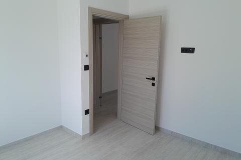 Istra,Banjole,stan sa velikim vrtom