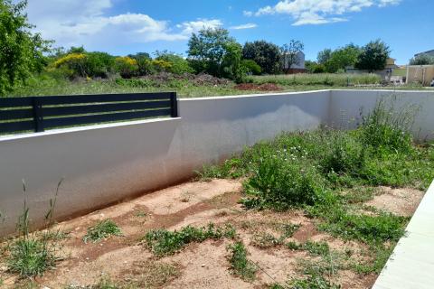 Istra,Banjole,stan sa velikim vrtom