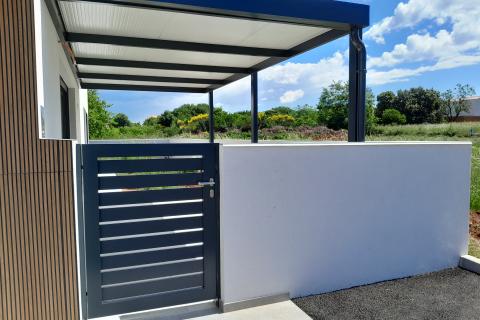 Istra,Banjole,stan sa velikim vrtom