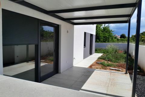 Istra,Banjole,stan sa velikim vrtom