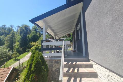 Karlovac-okolica,kuća kod rijeke Korane