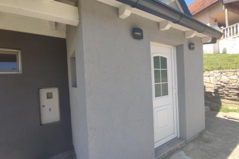 Karlovac-okolica,kuća kod rijeke Korane