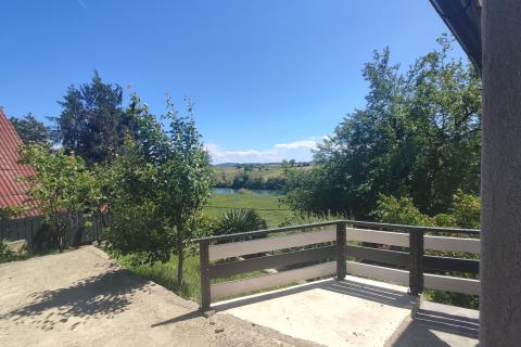 Karlovac-okolica,kuća kod rijeke Korane