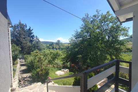 Karlovac-okolica,kuća kod rijeke Korane