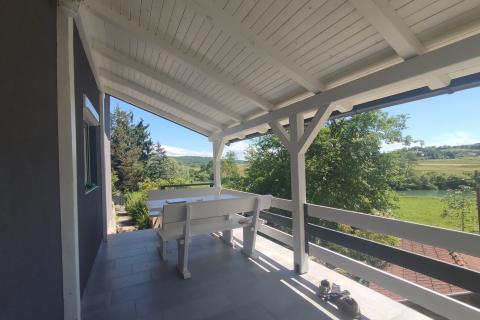 Karlovac-okolica,kuća kod rijeke Korane