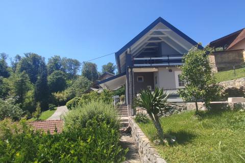 Karlovac-okolica,kuća kod rijeke Korane