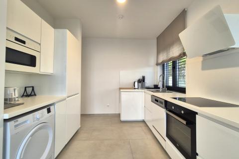 OPATIJA,VOLOSKO- NOVOGRADNJA, stan s bazenom i pogledom na more