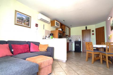 Istra,Lovrečica okolica,kuća s bazenom i apartmanima