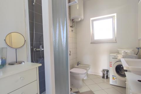 Istra,Lovrečica okolica,kuća s bazenom i apartmanima