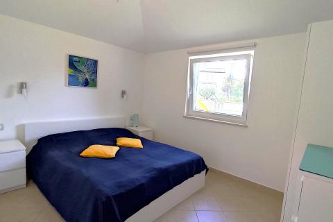 Istra,Lovrečica okolica,kuća s bazenom i apartmanima