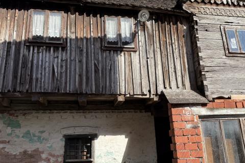 Sisak, Sela - Autohtona kuća s gospodarskom zgradom