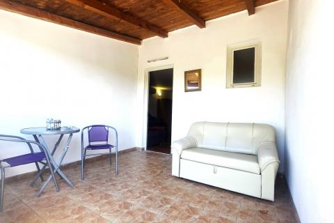 Istra,Kaštel-Kuća u nizu u blizini granice