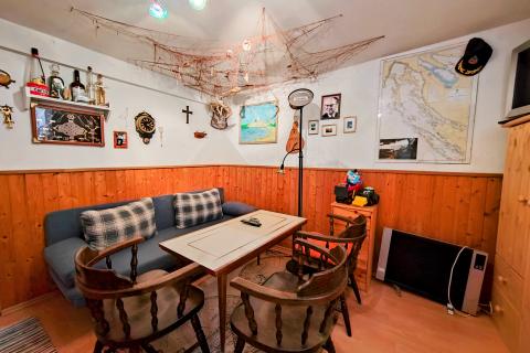 OTOK KRK-GRAD KRK kuća na 200 metara do mora 