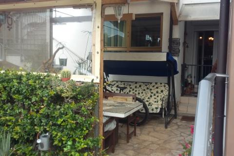 Istra, Umag - prizemlje s 2 stana, 50 m od plaže 