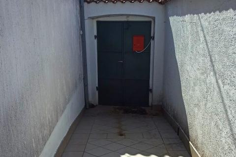 Novi Vinodolski, kuća s 4 sobe i unutarnjim dvorištem