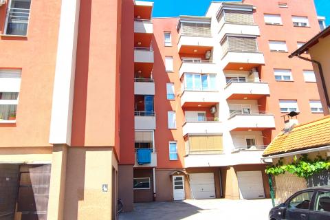 Zagreb, Špansko - stan s balkonom, garažom i garažnim mjestom