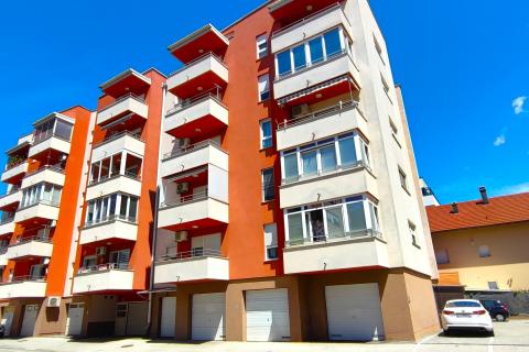 Zagreb, Špansko - stan s balkonom, garažom i garažnim mjestom