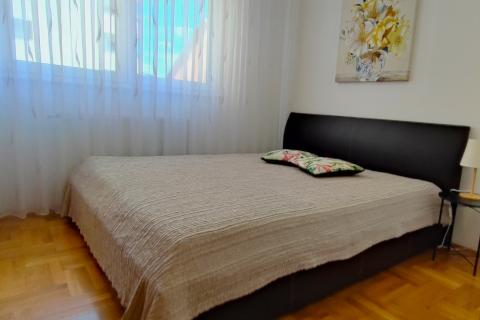 Zagreb, Špansko - stan s balkonom, garažom i garažnim mjestom