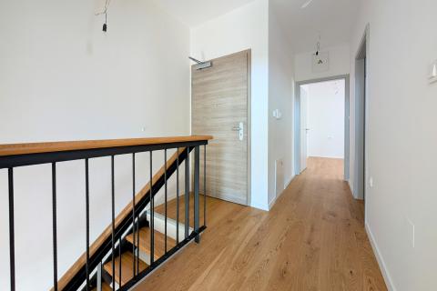 Spacious Two-Story Three-Bedroom Apartment in Rovinj