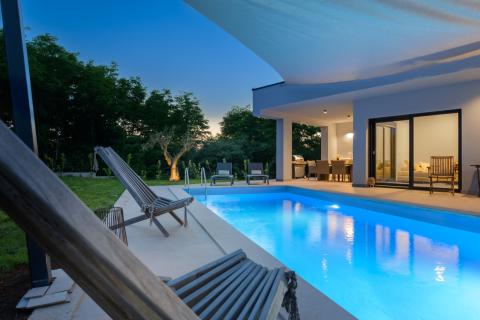 Istra, Rovinj - Moderna kuća s bazenom na osami 