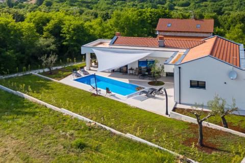 Istra, Rovinj - Moderna kuća s bazenom na osami 