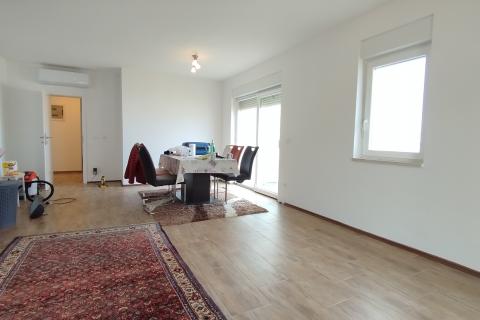 Istra, Višnjan- stan u prizemlju-pogled more