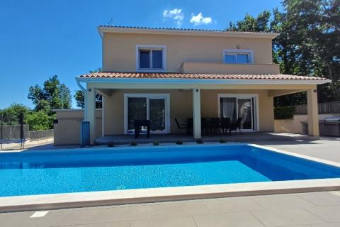 Istra, Svetvinčenat- kuća s bazenom