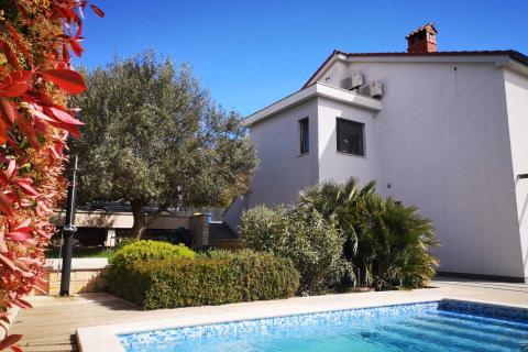 House okolica Pule, Pula, 250m2