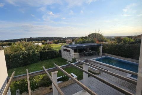 House okolica Pule, Pula, 250m2