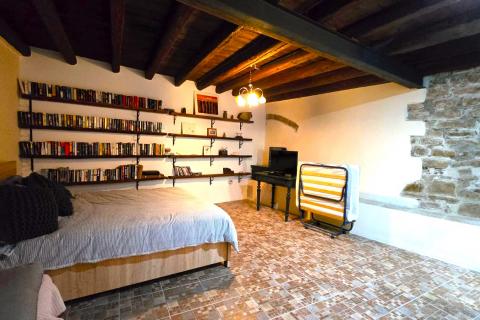 Istra,Rovinj,uređena kuća-150m2- u centru sa dvorištem-40m2- blizu mora