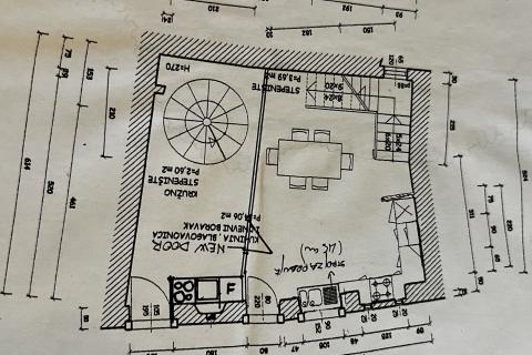 Istra,Rovinj,uređena kuća-150m2- u centru sa dvorištem-40m2- blizu mora