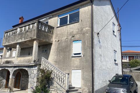 MATULJI, Dvojna kuća s pogledom na more - veliki potencijal!