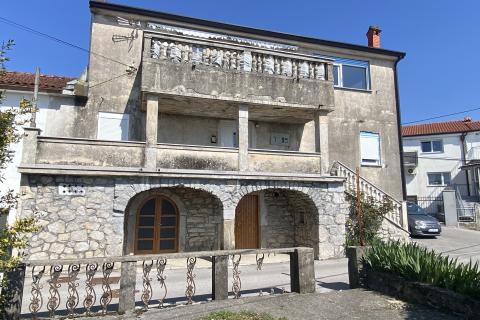 MATULJI, Dvojna kuća s pogledom na more - veliki potencijal!