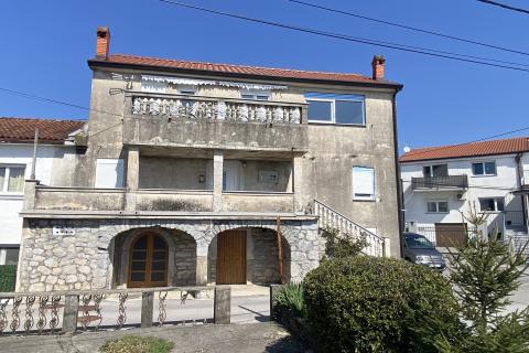 MATULJI, Dvojna kuća s pogledom na more - veliki potencijal!