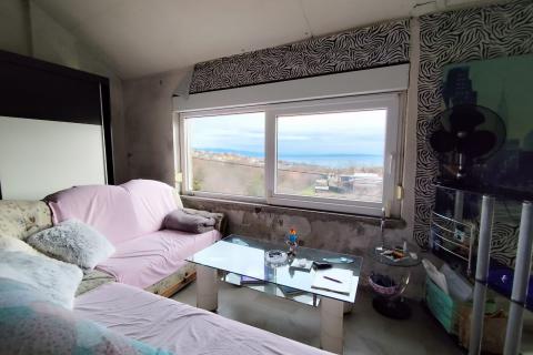 MATULJI, Dvojna kuća s pogledom na more - veliki potencijal!