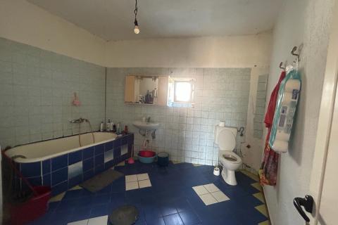 Poreč, okolica, prizemlje kuće sa dvorištem 