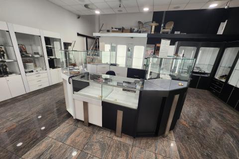 Bedrijfspand Pećine, Rijeka, 66m2