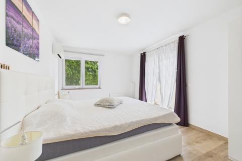 Istra, Svetvinčenat- kuća s bazenom