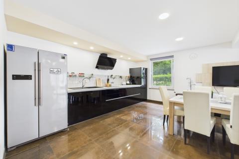 Istra, Svetvinčenat- kuća s bazenom