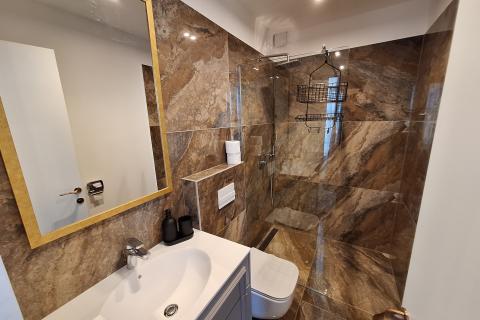 Lovran - moderan stan s terasom