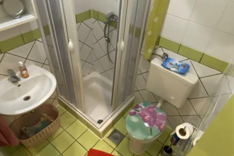 OPATIJA, Centar - 1. red do mora, terasa, zelenilo, mir!