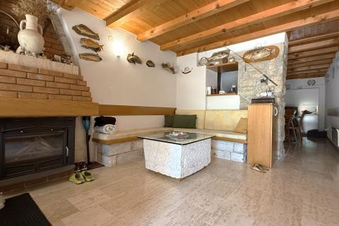 Otok Lošinj, Nerezine, autohtona vila sa 5 smještajnih jedinica