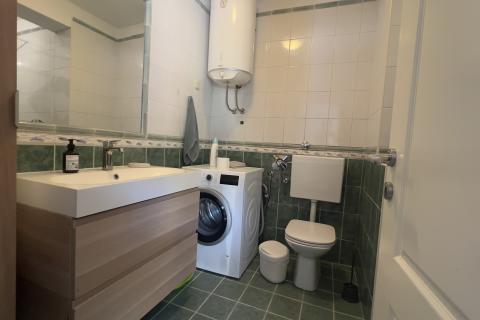 Rijeka, Zamet, Stan 46m2 u prizemlju uredne zgrade s okućnicom