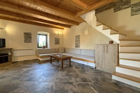 Otok Lošinj, Nerezine, autohtona vila sa 5 smještajnih jedinica