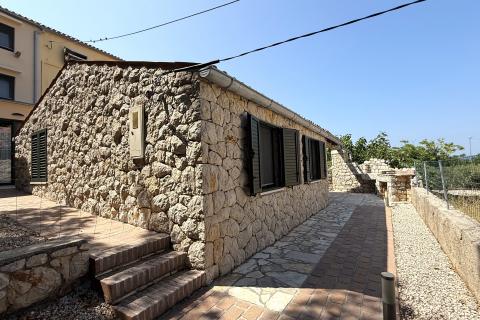 Otok Lošinj, Nerezine, autohtona vila sa 5 smještajnih jedinica