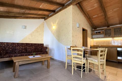 Otok Lošinj, Nerezine, autohtona vila sa 5 smještajnih jedinica