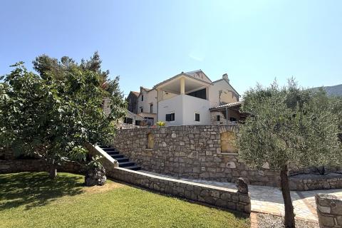 Otok Lošinj, Nerezine, autohtona vila sa 5 smještajnih jedinica