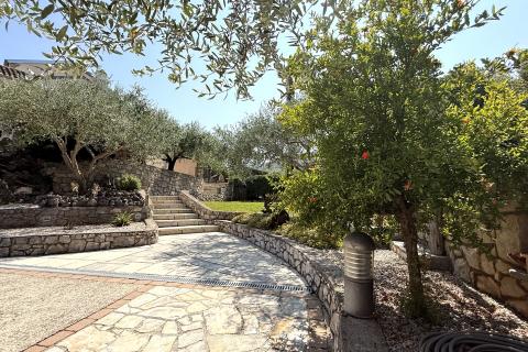 Otok Lošinj, Nerezine, autohtona vila sa 5 smještajnih jedinica