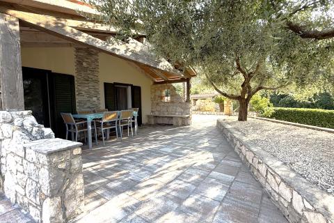 Otok Lošinj, Nerezine, autohtona vila sa 5 smještajnih jedinica